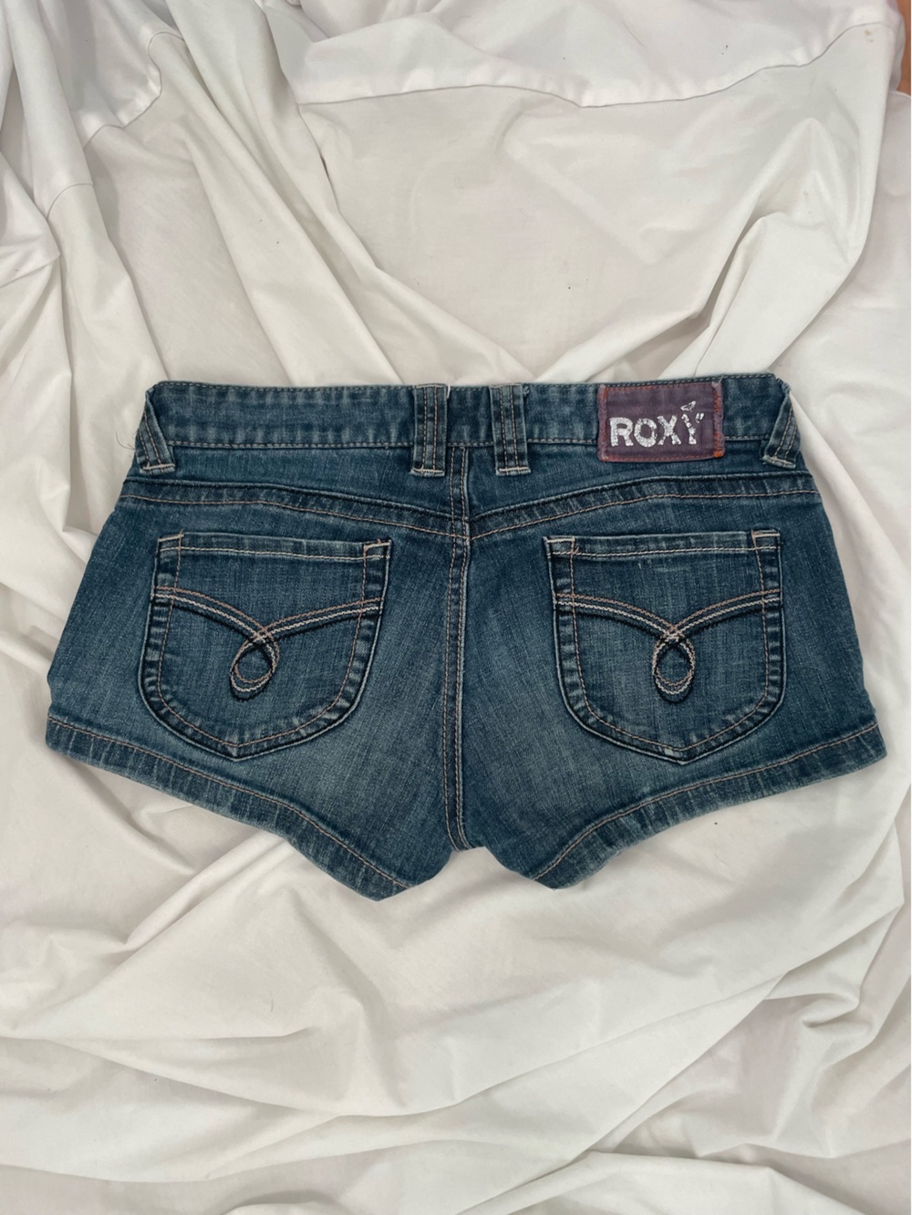 Vintage Roxy Women's Dark Blue Denim Shorts